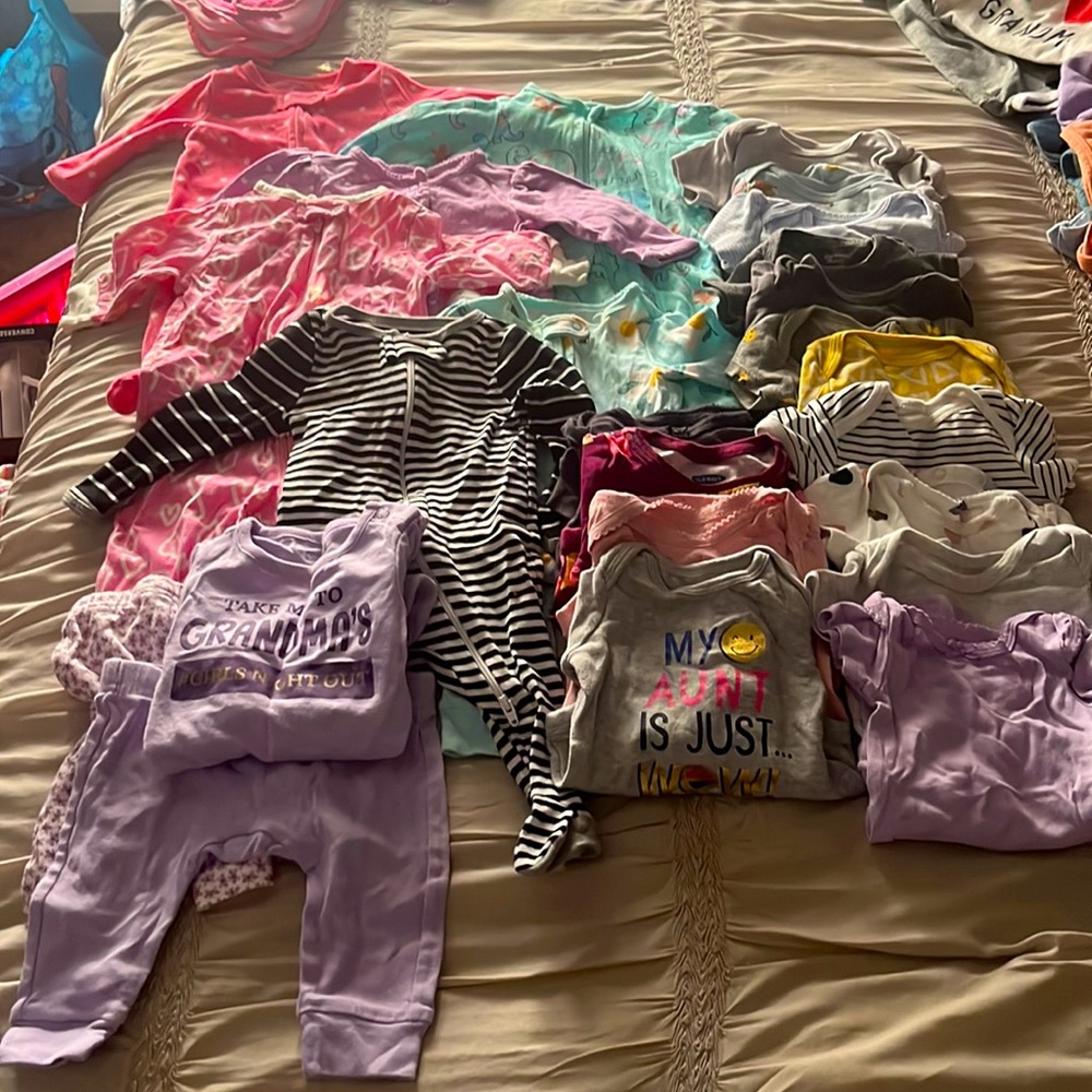 Baby girl clothing 0-3 months gently used.